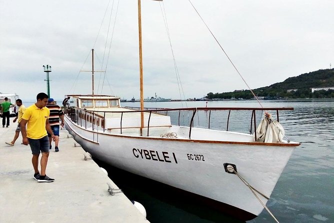 4-hour Boat Trip with Fishing, Lunch and Unlimited Drinks in Nessebar - Crew, comfort, and the kinds of surprises to plan for