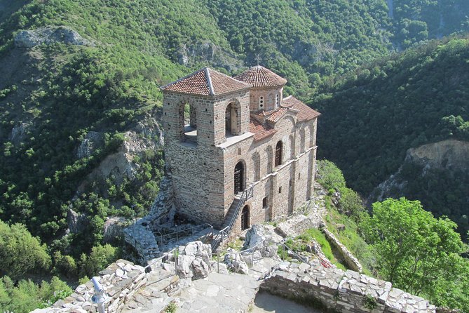 Bachkovo Monastery & Asen's Fortress - day tour from Plovdiv - What the guide adds: context that makes the art click