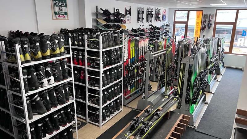 Bansko: Ski and Snowboard equipment rental - Free overnight storage, the underrated comfort move