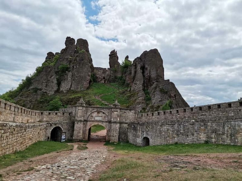 Belogradchik Rocks & Venetsa Cave Day Trip from Sofia - Why Belogradchik and Venetsa Cave Fit Together So Well