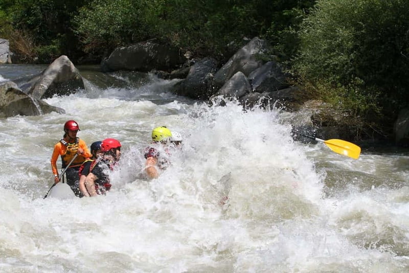 Blagoevgrad: Rafting on Struma River - Rafting BG Base Setup: Parking, Lockers, Showers, and the Little Things
