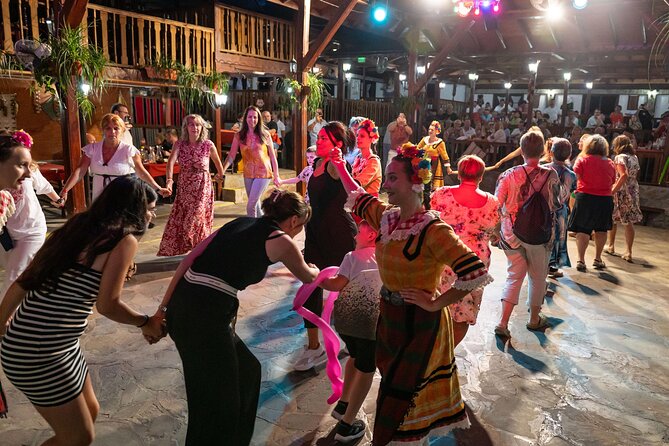 Bulgarian Village Local Evening and Dinner - What Happens First: Dinner, Local Drinks, and the Musical Start