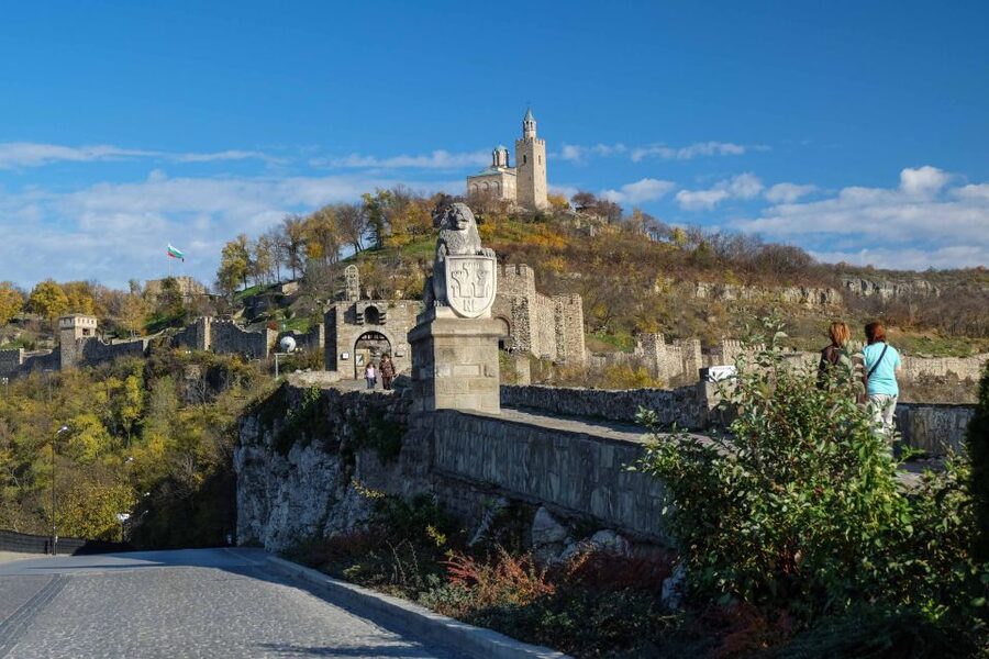 Day Trip to Bulgaria and Veliko Tarnovo from Bucharest - Veliko Tarnovo: Medieval Capital Energy With Real Time to Wander
