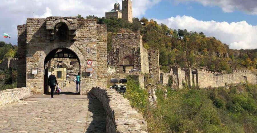 Day Trip to Bulgaria and Veliko Tarnovo from Bucharest - The Long Drive, the Border Reality, and How to Not Feel Miserable