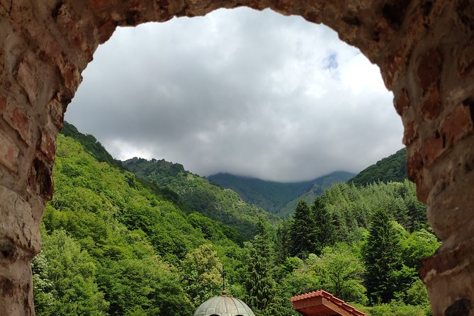 Flexible Group Day Trip to Rila Monastery & Boyana Church - Guide Quality: English Speaking Support vs Audio-Only Learning