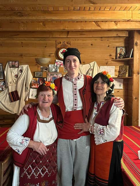 From Bansko: Traditional Folklore Experience - Dinner that actually tastes like the place: local dishes and a lot of food