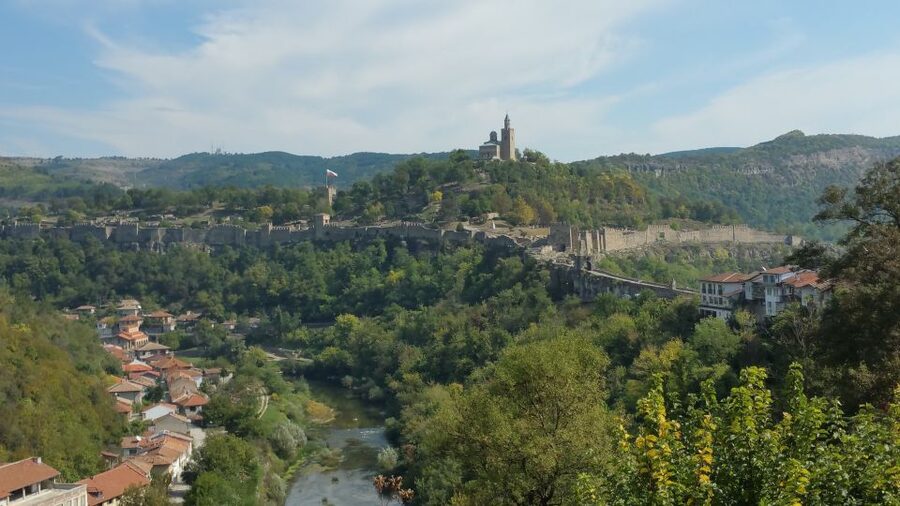 From Bucharest: Bulgaria 1-Day Tour - Arbanasi Village Visit: Traditional Bulgaria in 15 Minutes