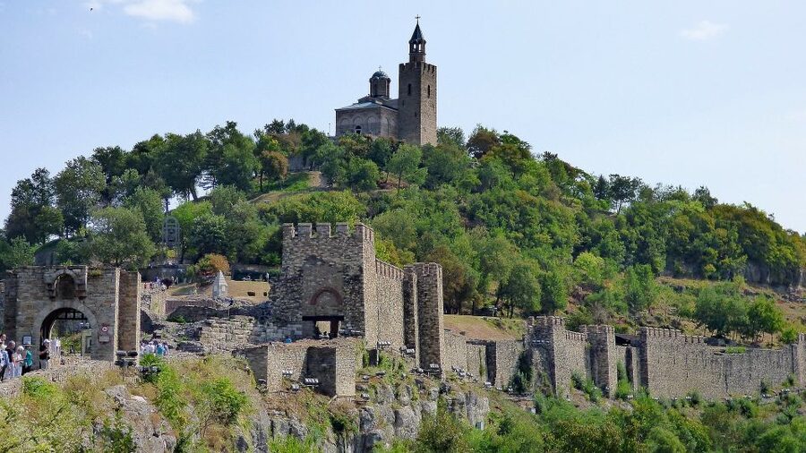 From Bucharest: Day Trip to Medieval Marvels of Bulgaria - Veliko Tarnovo, the tsars’ city and the streets you can actually feel