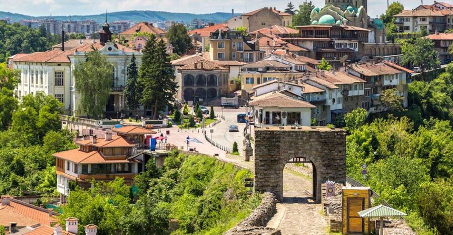 From Bucharest: Small Group Day Trip to Medieval Bulgaria - Ivanovo Rock Churches UNESCO: how to get value from the gorge churches