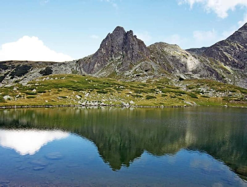 From Sofia: The Seven Rila Lakes Full-Day Hiking Tour - The full-day hike: What you do with a guide (and why it helps)
