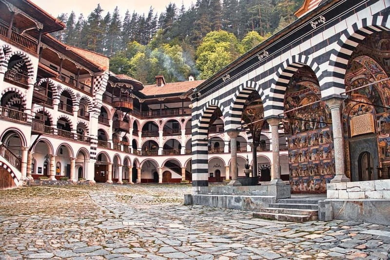 From Sofia: The Seven Rila Lakes & Rila Monastery Day Tour - The Seven Rila Lakes hike: what you will see, and what can catch you