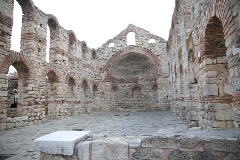 Nessebar: Audio Guide Tour Nessebar + visit to the Winery - Navigating Old Nessebar: 15 possible stops, your choice of pace