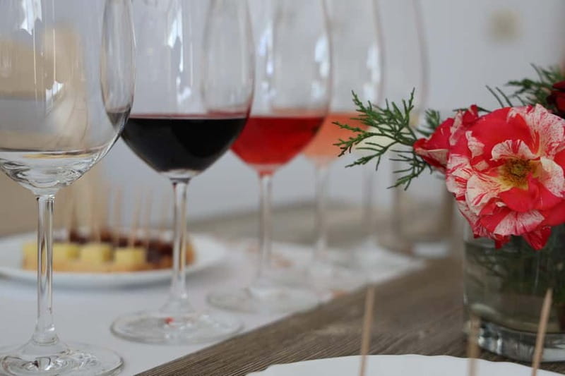 Nessebar: Guided Tour in English with Wine Tasting - Finger food pairing: why it makes the tasting better