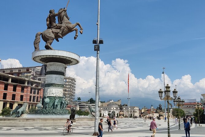 One-day tour to Skopje from Sofia - Macedonia Square and your free time: how to use that 1.5 hours well