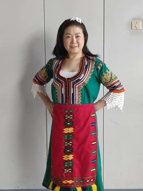 Photos with traditional costumes in Sofia - Photo time with guidance, plus your own phone