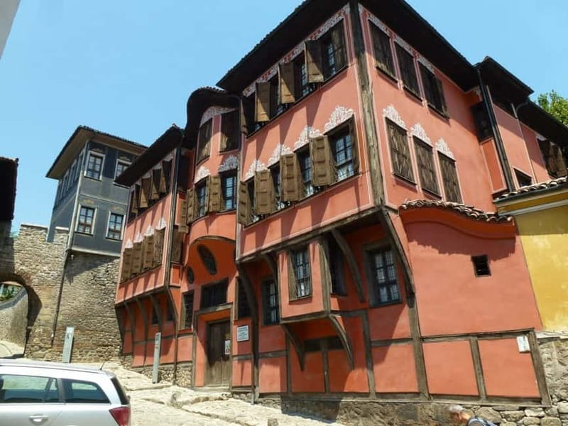 Plovdiv: 2-Hour Sightseeing Walking Tour - Old Town cobblestones, Revival houses, and churches you can spot by eye