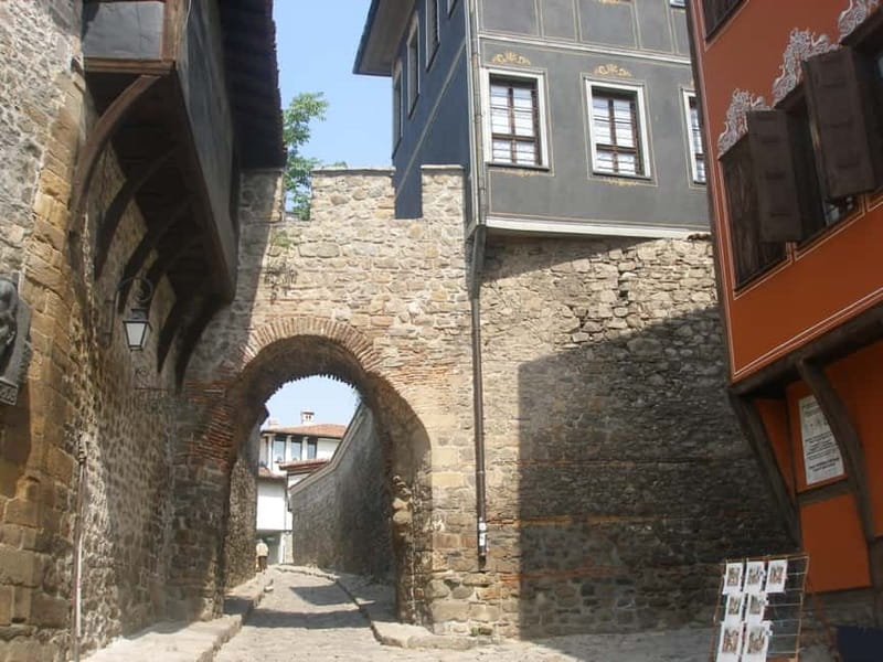 Plovdiv: 2-Hour Sightseeing Walking Tour - The guide experience, what the best ones do