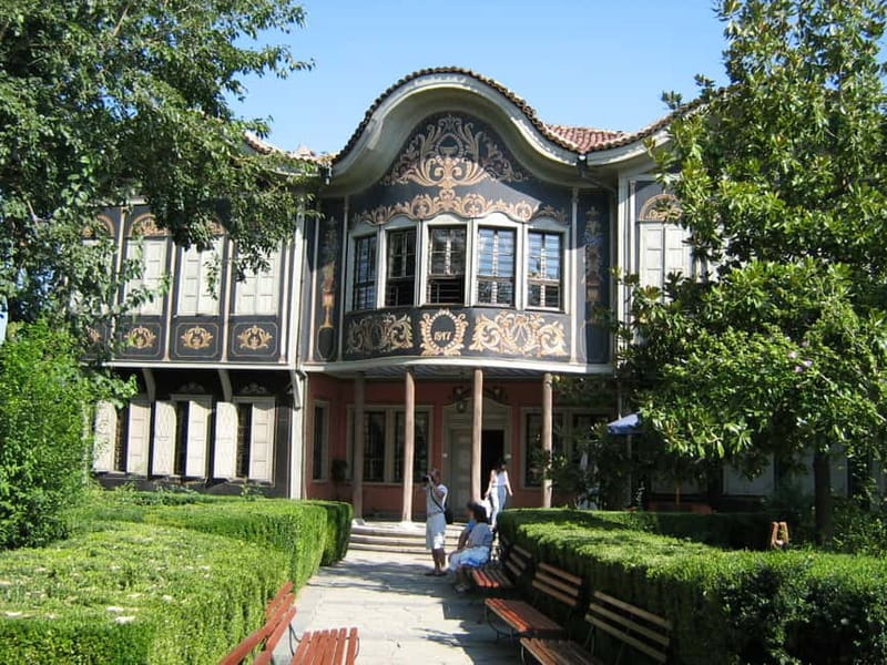 Plovdiv: 2-Hour Sightseeing Walking Tour - Starting at Ramada Trimontium, then getting oriented quickly
