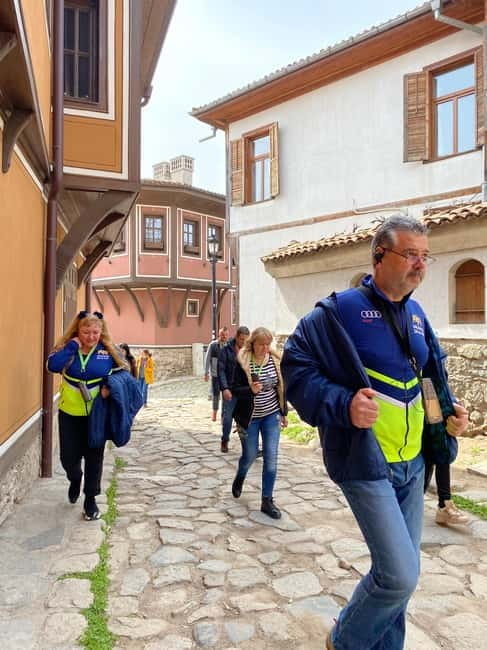 Plovdiv: Old Town Guided Walking Tour & Audioguide & Museum - Djumaya Mosque stops twice: morning vibe and the final unwind near the end