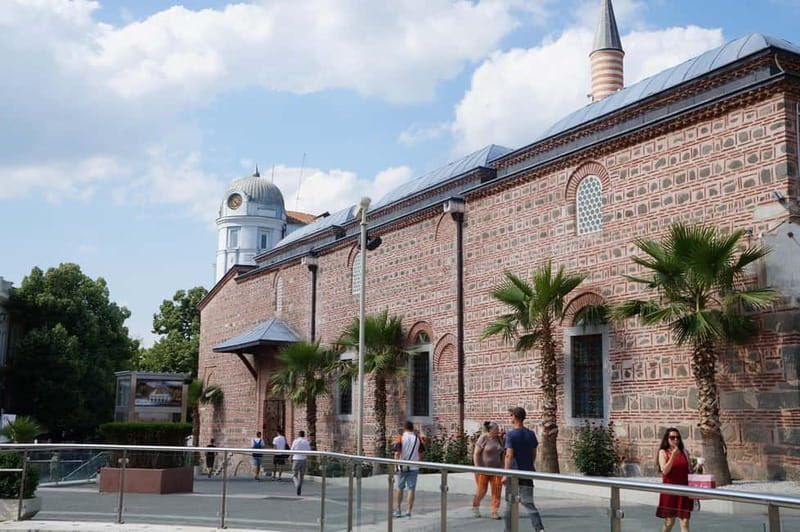Plovdiv: Old Town Guided Walking Tour & Audioguide & Museum - Gate Hisar Kapia and Plovdiv Museum: where the city’s layout starts to make sense