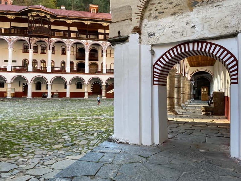 Rila Monastery: Complex Smartphone Audio Guide - Temple listening: headphones and internet are part of the plan