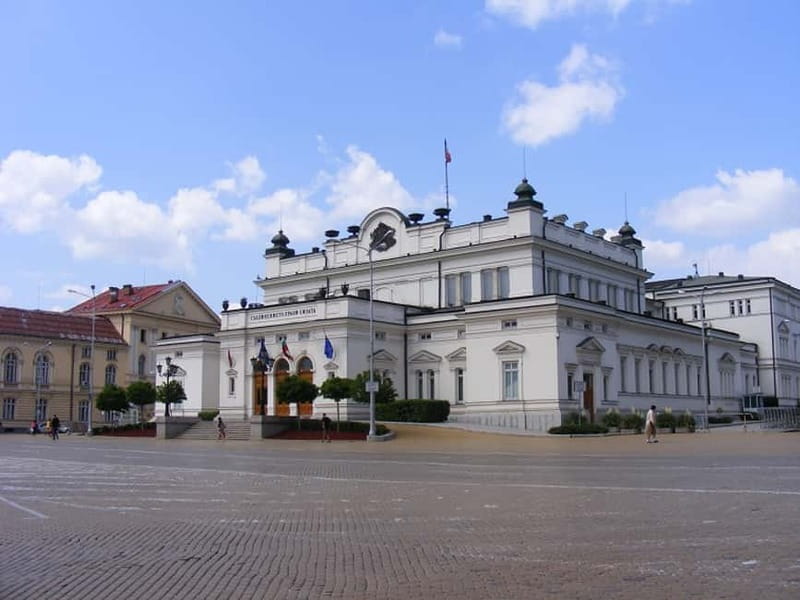 Sofia by Night: Panoramic City Tour and Folklore Dinner - Borisova Garden Dinner: Typical Bulgarian Dishes in a Real Setting