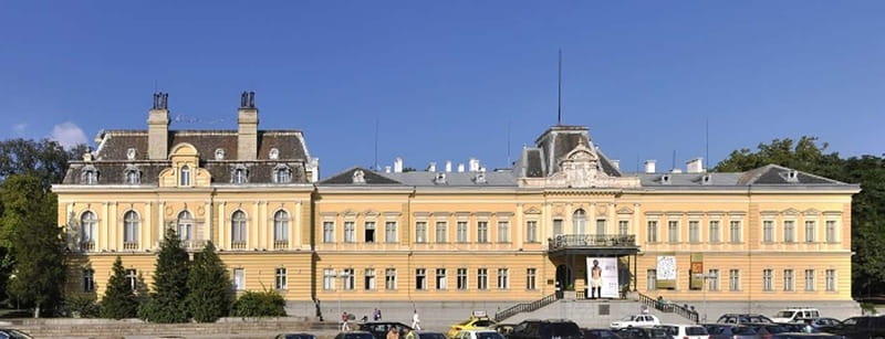Sofia by Night: Panoramic City Tour and Folklore Dinner - Bulgarian Music and Dance Show: What the Evening Really Becomes