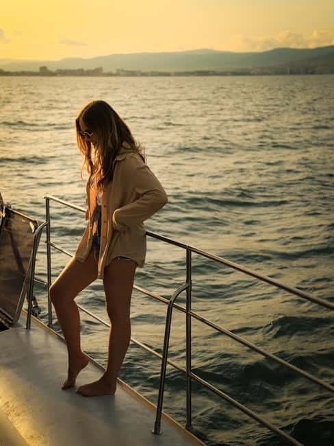 Sunny Beach: Sunset Catamaran Cruise with Dinner & Prosecco - Comfort, crew attention, and the VIP feel