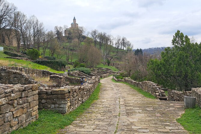 Veliko Tarnovo and Arbanasi day tour from Sofia with pickup - Veliko Tarnovo free time and the Assen Dynasty Monument