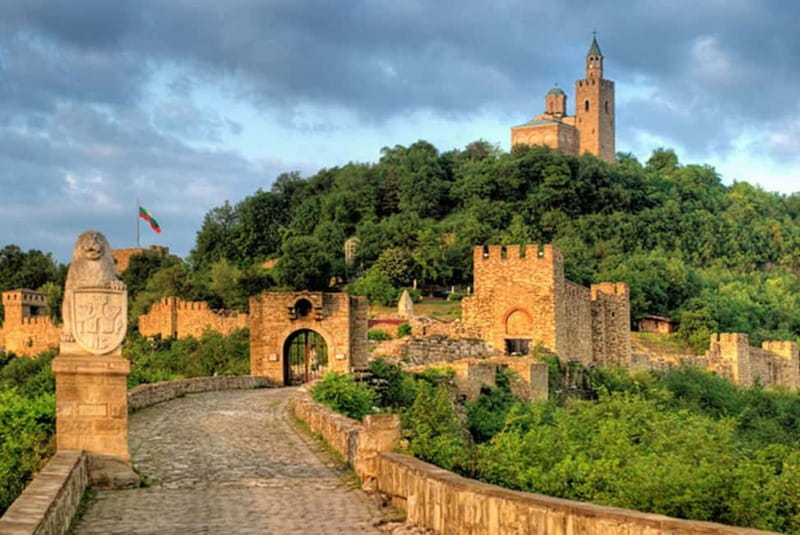 Veliko Tarnovo & Arbanasi Full day tour - Tsarevets Hill and the Patriarchal Cathedral: The Second Bulgarian Empire in One Walk