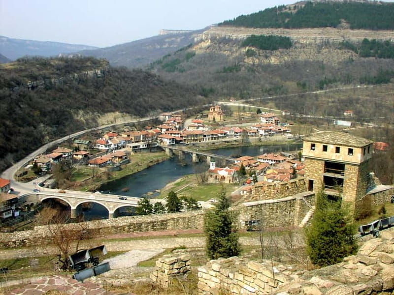 Veliko Tarnovo & Arbanasi Full day tour - Arbanasi Guided Hour: National Revival Architecture Above Veliko Tarnovo